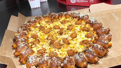 Kfc And Pizza Hut Have Made A Popcorn Chicken And Gravy Pizza And It