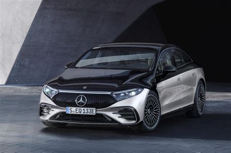 Mercedes Benz Eqs Edition One Is A Flashy Techy Electric Flagship