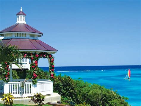 10 Best Romantic Getaways In The Caribbean