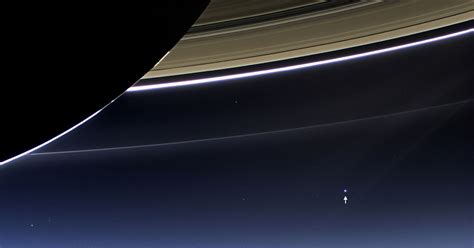 La Sonde Cassini Photographie La Terre Vue De Saturne Libération