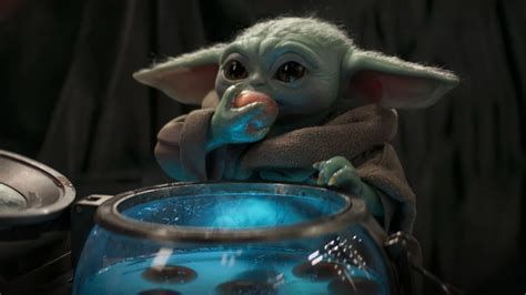 The Mandalorian Exec Defends Baby Yodas Disturbing Egg Eating Scene