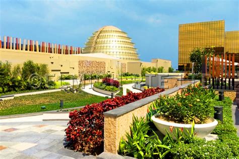 Set in the mumbai of today, the series is comes off as an unintentional tribute to the 90s bombay with its raw approach, internal political wars. City Of Dreams, Manila, Philippines | Elmich Pte Ltd