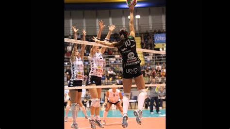 Jo volley was born in 1953 and was primarily influenced by the 1970s growing up. Liu Jo Volley Modena. Le Giocatrice. - YouTube