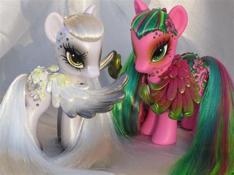 Gorgeous Custom Ponies Absolutely Stunning Work On These Two My