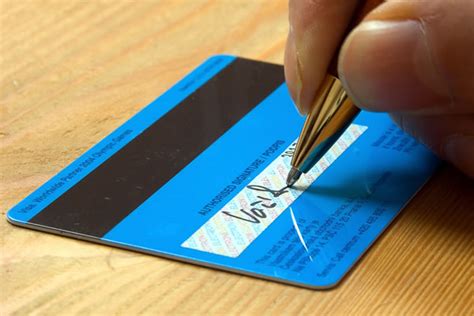 Credit cards get a bad rap because of their interest rates, late fees, and encouragement to pay only the minimum balance every month. Should You Sign the Back of Your Credit Card? | CreditCardsCanada.ca
