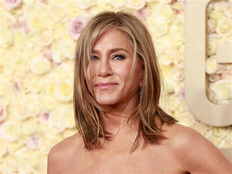 Jennifer Aniston Brought Back Her Iconic Rachel Haircut At The Golden Globes
