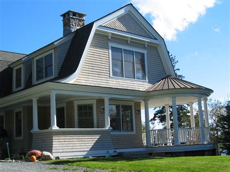 20 Interesting And Delightful Gambrel Roof Ideas For 2019 Porch Roof