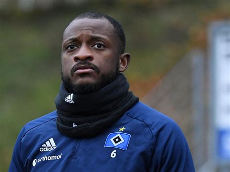 Heißt bakery jatta eigentlich bakery daffeh und ist älter, als er vorgibt zu sein? Darum spielt Kinsombi beim HSV zurzeit keine Rolle