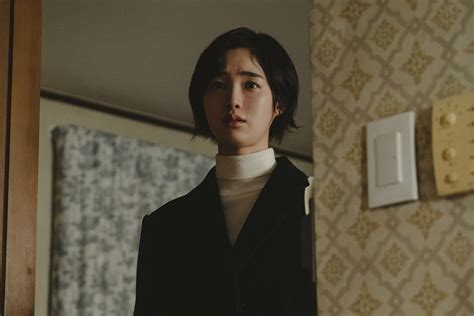 Netflix K Drama Review Somebody Sex And Violence Favoured Over Logic In Intriguing Yet