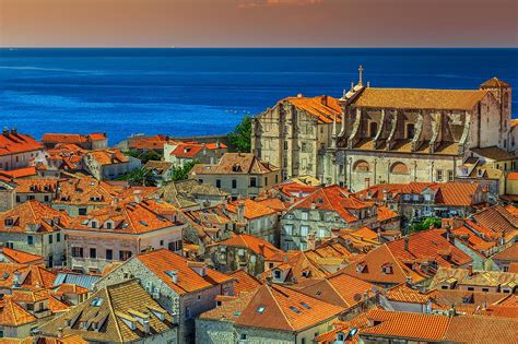 Die stadt entwickelt sich zunehmend zu einem internationalen treffpunkt des. Das Aromatavium von Dubrovnik