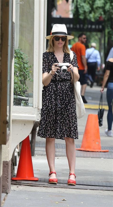 Beth Behrs Was Seen Out In New York City Celeb Donut