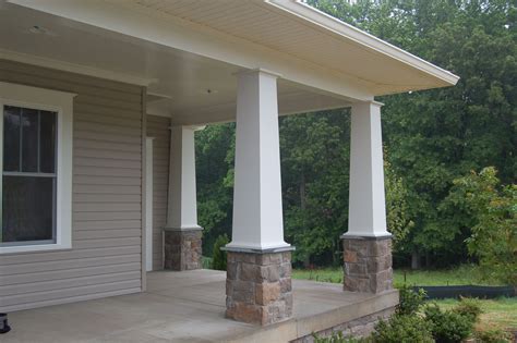 Quaker Kelsea Model With Stone Columns On Front Porch Pilares