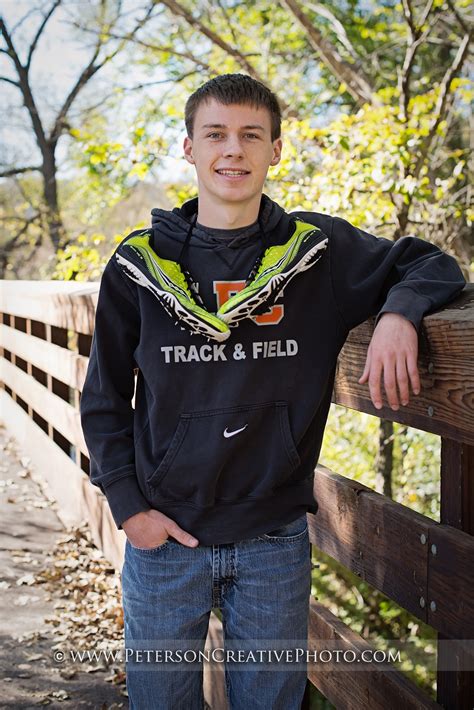 10 Awesome Senior Picture Ideas For Guys 2023