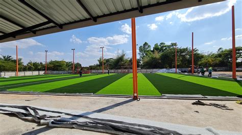 สร้างสนามฟุตบอลหญ้าเทียม ราคา สนามขนาด 5 คน รับสร้างสนามฟุตบอลหญ้าเทียม รับปูหญ้าเทียม