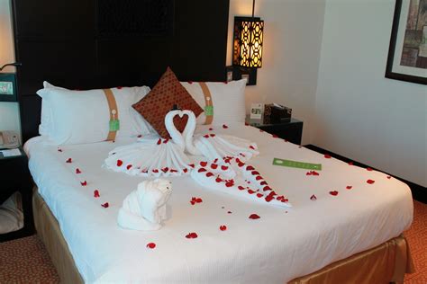 Romantic Hotel Room Ideas For Her Birthday
