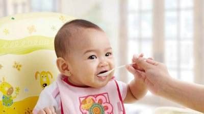 Jangan panik dulu, ini 3 cara tenangkan anak rewel tumbuh gigi. Resep Makanan Bayi 8 Bulan Belum Tumbuh Gigi Anti GTM Ini, Wajib Banget Moms Coba!