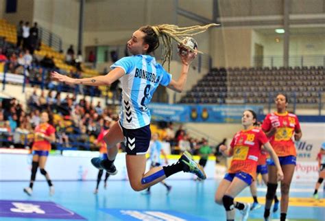 To play off (for s2). Handball: Argentina debutó en el Torneo Internacional con ...