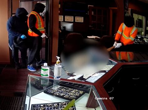 caught on camera armed robbery in a jewellery store flipboard