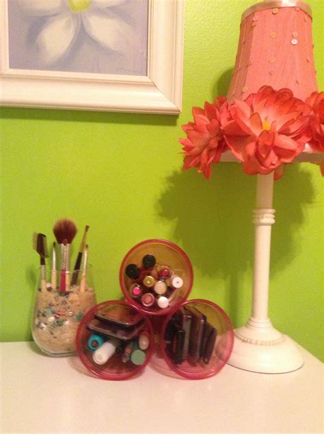 My Homeade make up and make up brush holder | Cute diys ...