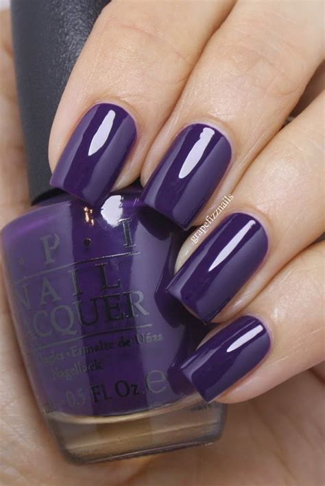No hay mejor color de uñas para presumir tu piel tostada que el blanco. 5 colores de uñas perfectos para pieles morenas | uñas a mil | Pinterest | Esmaltes, Manicura y Uñas