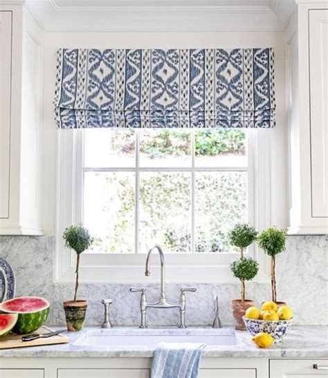 20 Stunning Kitchen Window Treatment Ideas Sweetyhomee