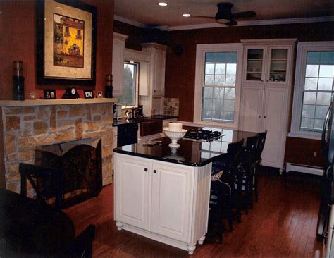 Maple cabinets in toasted almond with cappuccino glaze and travertine tiled backsplash. toasted almond glaze | Toasted almonds, Decor, Home decor