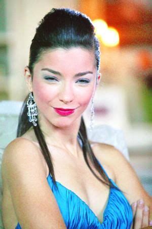 Adem büyük'ün eşi merve büyük'ten kendisine hakaret eden taraftarlara: Merve Boluğur kimdir? | Kimdir Wiki - Biyografi Sitesi