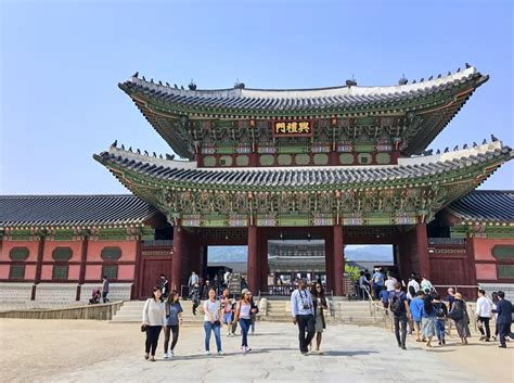 Seoul South Korea April 30 2017 Gyeongbokgung Palace Main Royal