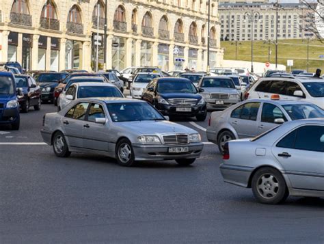 МВД призвало водителей уступать дорогу пешеходам Haqqin