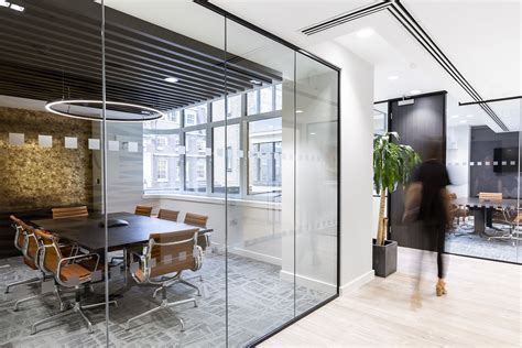 A Look Inside Makurias Elegant London Office Officelovin Living