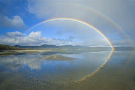 two people never see the same rainbow and 6 more amazing facts about the optical phenomenon