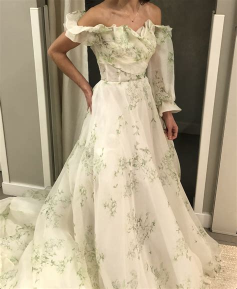 Monique Lhuillier Bloom Preowned Wedding Dress Save 35 Stillwhite