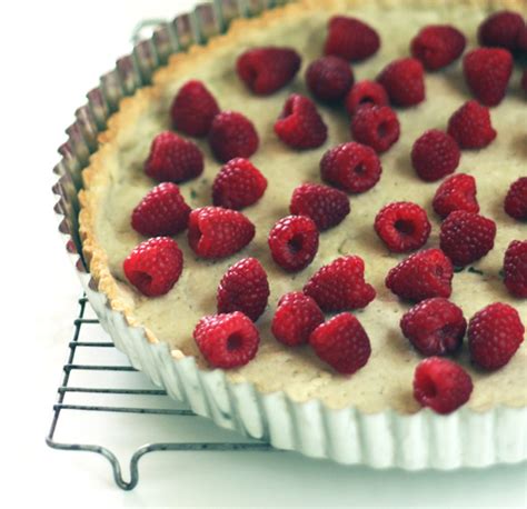 O Pistachio Vanilla And Raspberry Cheesecake Tart