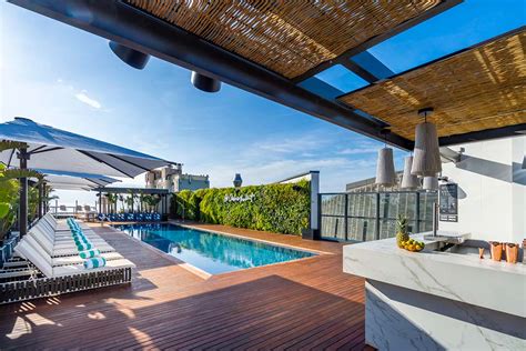 12 Best Rooftop Pools At Hotels In Barcelona [2023 Update]