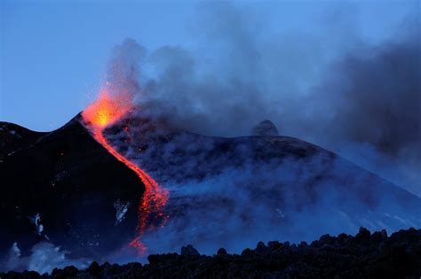 Update sat 05 jun 2021 05:52. Mount Etna Eruption Caught On Video: See Photos, Footage ...