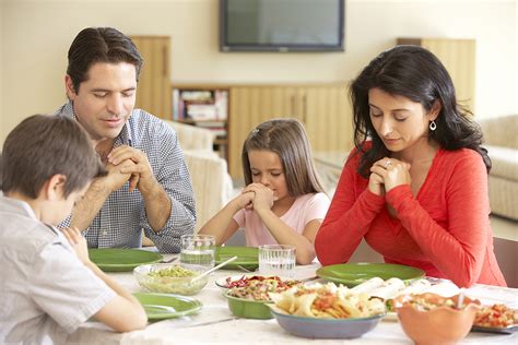 Say A Prayer Before And After Meals Teaching Catholic Kids