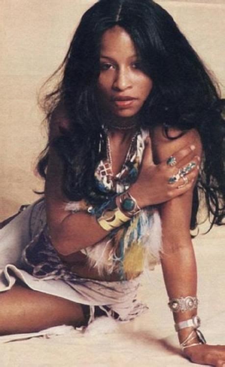 Chaka Khan Frequently Known As The Queen Of Funk Soul Is A 10 Time
