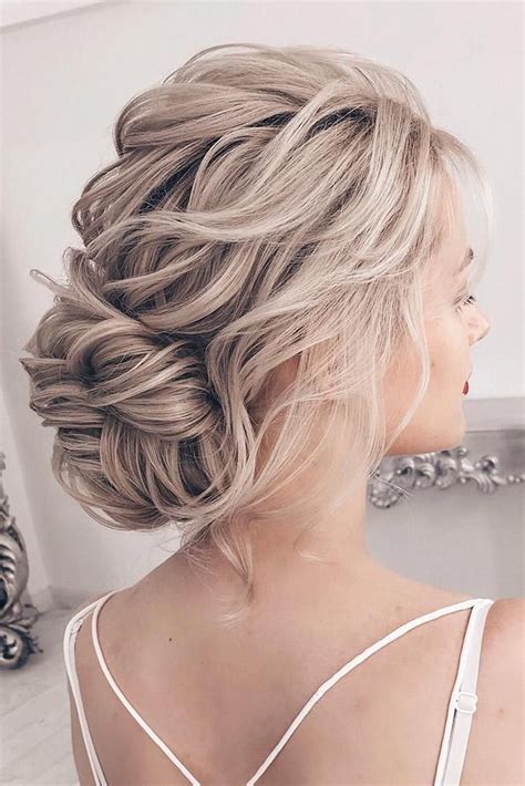 Wedding is an occasion to sport different looks and experiment with different styles. Mother Of The Bride Hairstyles: 63 Elegant Ideas [ 2021 ...