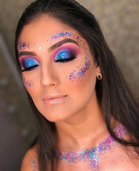 15 Ideias De Maquiagem Com Glitter Para O Carnaval 2020 Em 2020