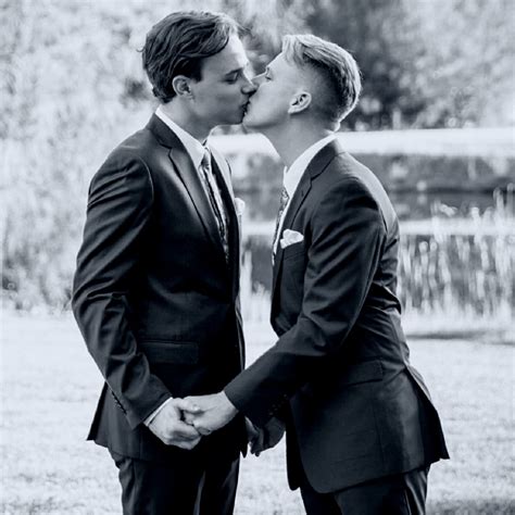 Love And Truth Beautiful Stories Love Pictures Man In Love Cute Gay