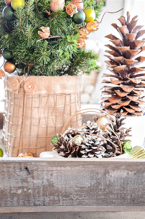 Formula For Styling A Christmas Vignette Stonegable