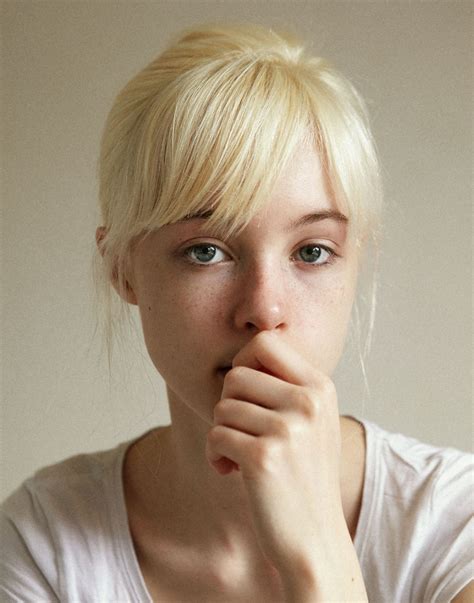 Izzy Brierley Models1 By Piczo Blonde Hair Freckles Freckles Girl