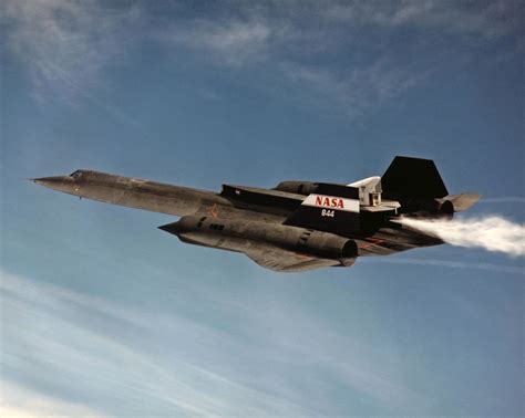 Sr 71 Blackbird The Cold War Spy Plane Thats Still The Worlds Fastest Airplane Cnn