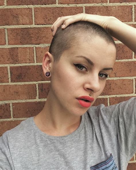 43 Women With Super Short And Buzzed Hair Who Define Their Own Femininity — Photos Buzzed Hair