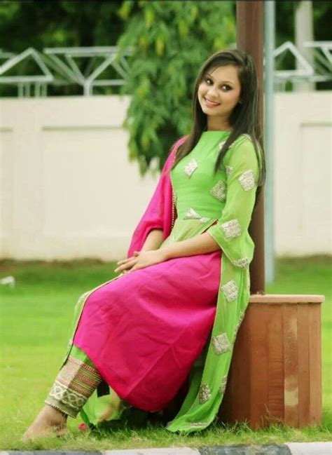 Amazing Look World Hot Punjabi Girl In Salwar Suit