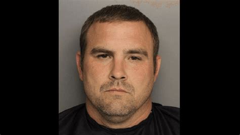 Sheriffs Deputy Charged With Seeking Naked Photos From 11 Year Old Girl