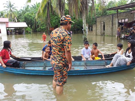 Kami boleh katakan rakyat negeri kelantan cukup kental dan kuat. Sekitar banjir di Kelantan....