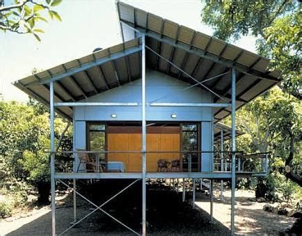 The disparity between the standard roof and skillion roof is the distinguishable perpendicular pitch. steel frame skillion roof house - Google Search | Tropical ...