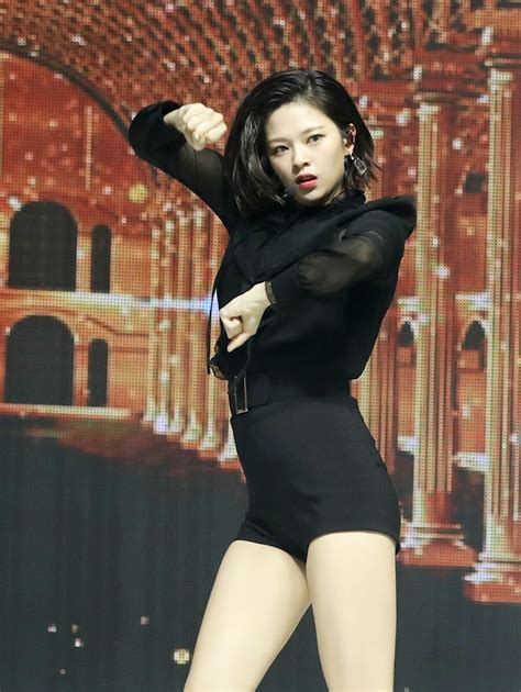 10 Times Twices Jeongyeon Was Just 75 Legs Koreaboo