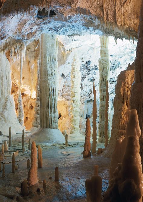 30 Of The Most Beautiful Caves Around The World Beautiful Places Cave Beautiful Locations